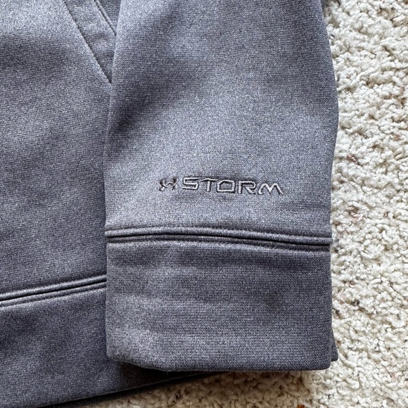 Men’s Under Armour Hoodie - Picture 6 of 13